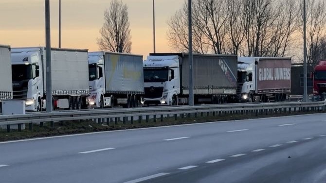 SAOPŠTENJE ZA JAVNOST: Privredna komora apeluje na hitnu obustavu blokada – privreda trpi ogromnu štetu